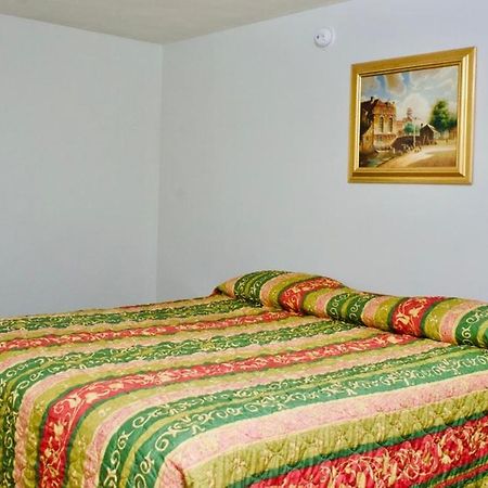 Red Carpet Motel By Ontario Eksteriør bilde